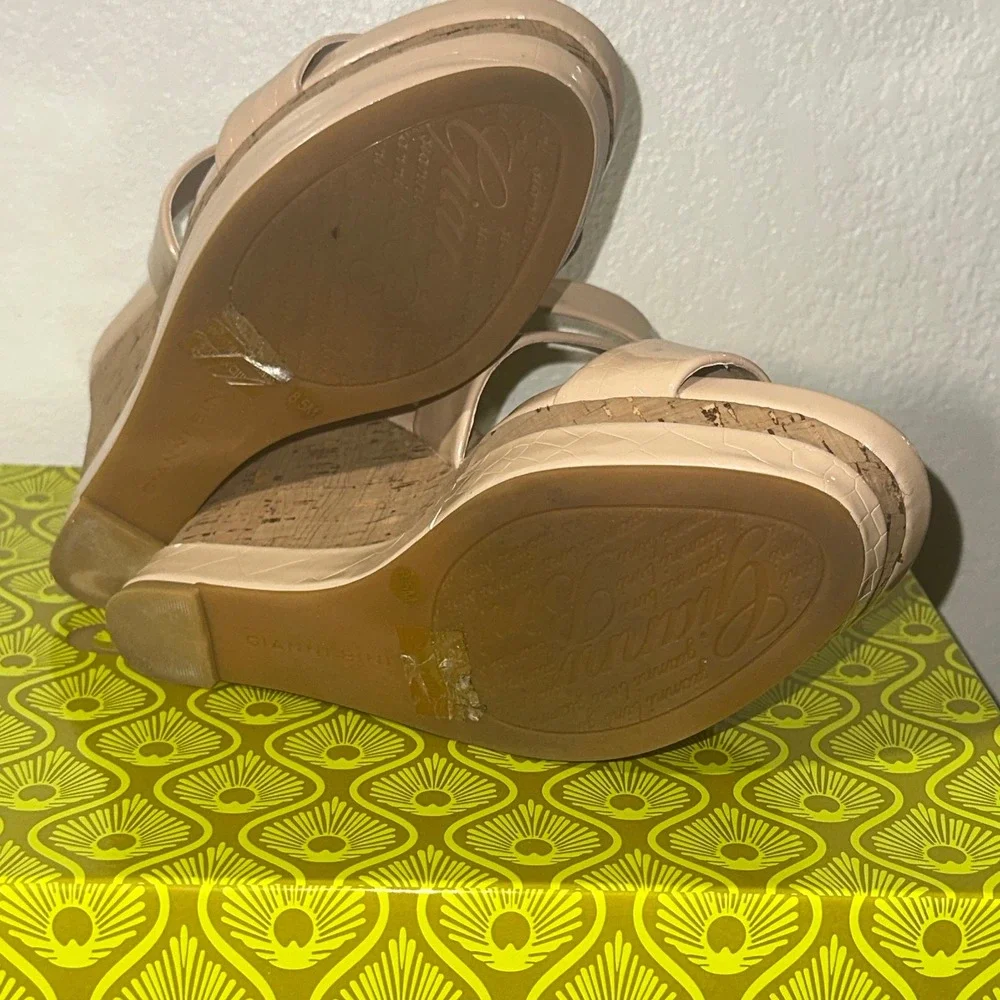 Gianni Bini Beige Patent Leather Cork Wedge‎ Platform Heels Women's Size 8.5
